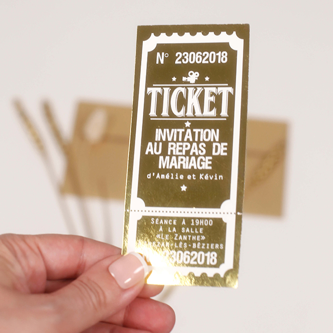 Ticket d'or rétro thème années 20. Ticket or métallisé brillant. Ticket repas ou bien ticket pour le brunch du lendemain ou invitation pour le retour de noces.